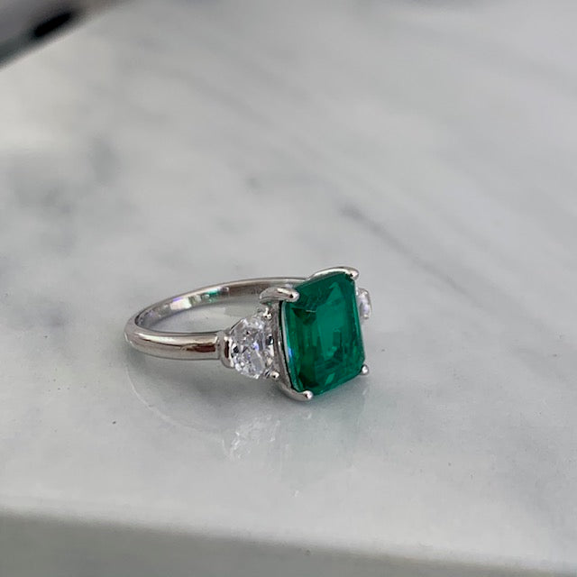 Sterling silver Emerald green ring with half moon side stones