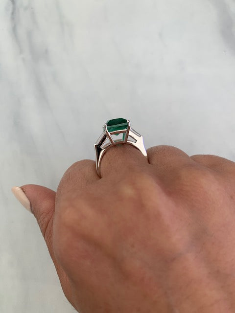 Sterling silver Emerald green ring with baguette side stones