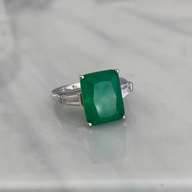Sterling silver Emerald green ring with baguette side stones