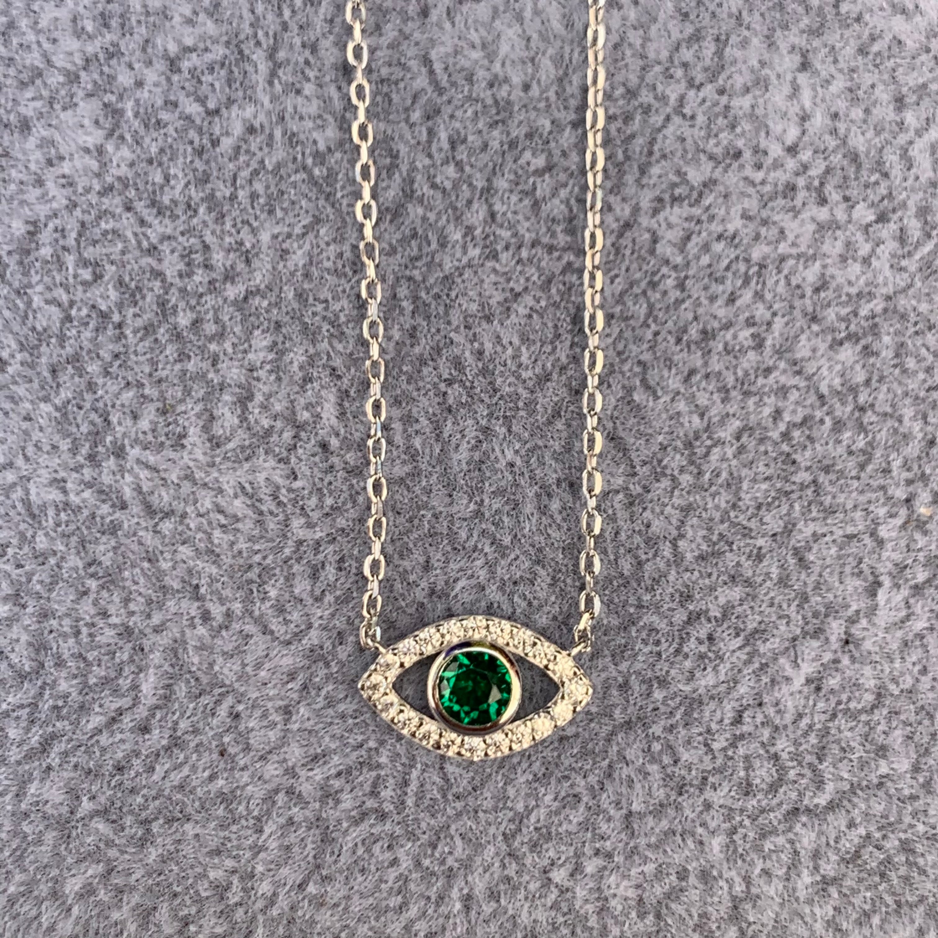 “Ojos” Sterling silver green eye necklace